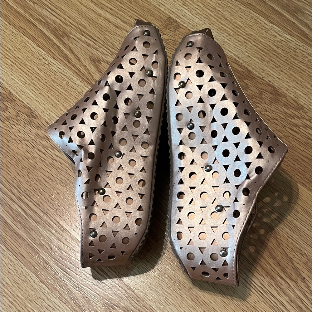 Refresh Women's Bronze Perforated Mules